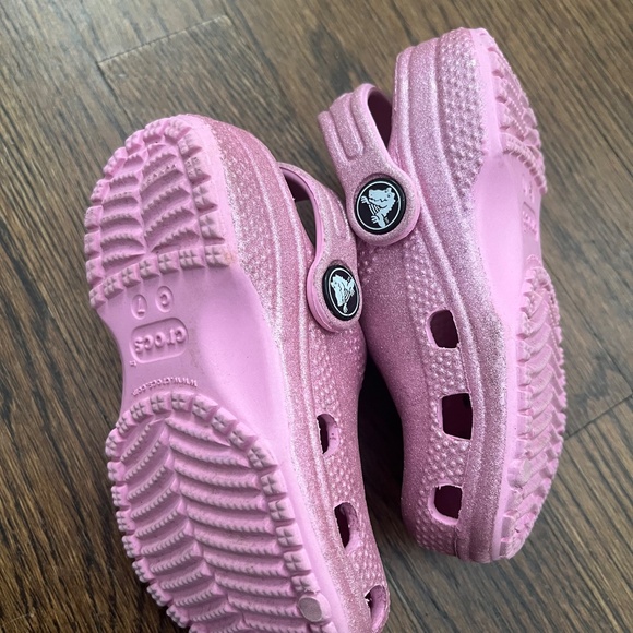 Pink sparkly toddler crocs (size 7) - Picture 4 of 4